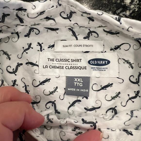 Old Navy Men's White W/Gecko Print Classic Slim Fit Button Down Shirt - SIZE XXL - Picture 4 of 7